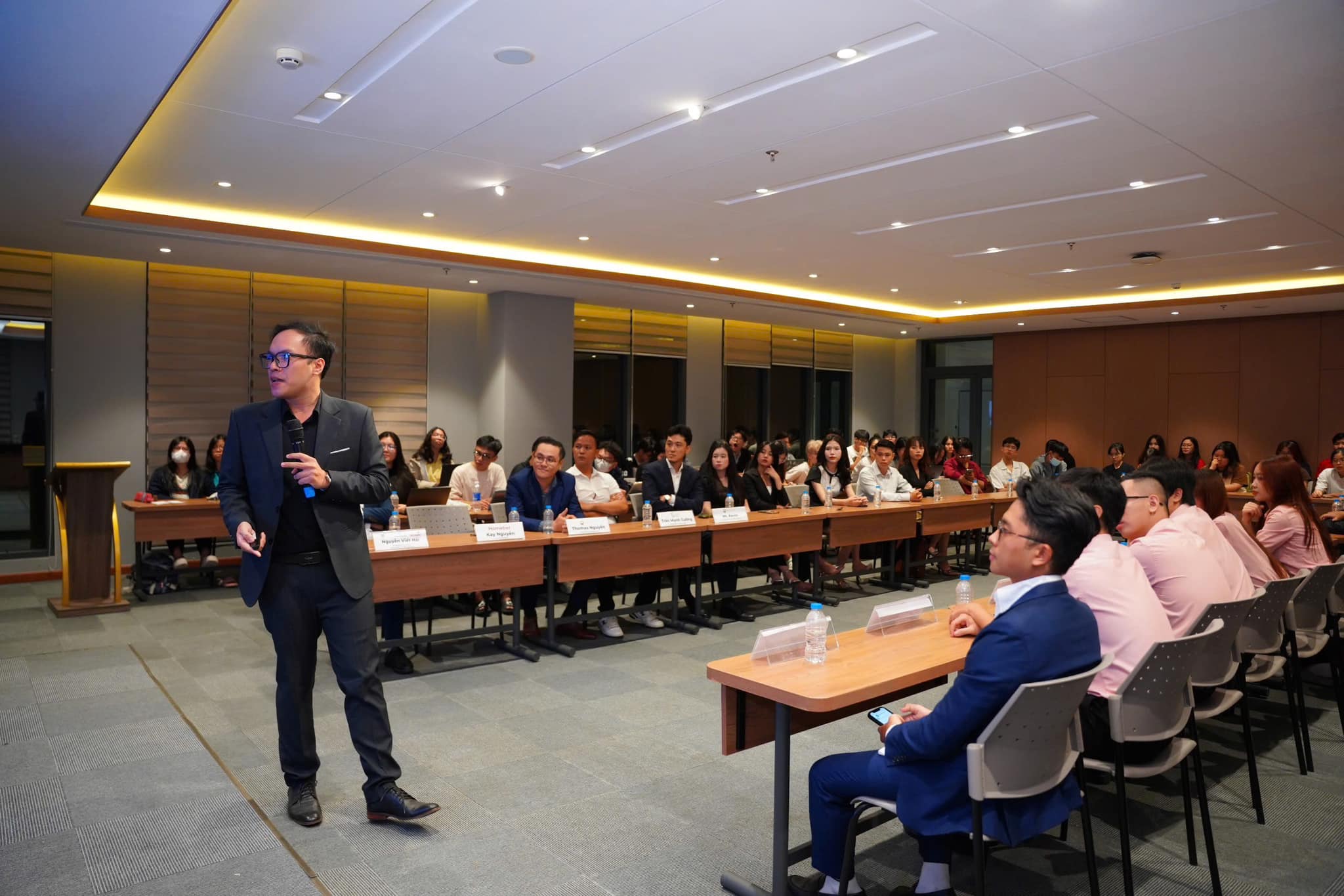 Kay Nguyễn Thanh Luận at the University of Economics Ho Chi Minh City